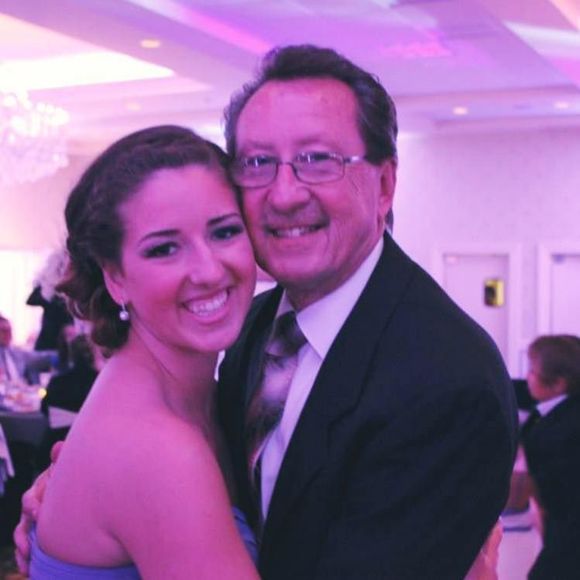 Meet your Posher, Nicole - Picture 1 of 1